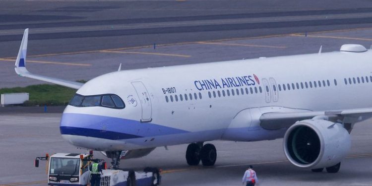 Taiwan’s China Airlines says no political pressure on new aircraft order