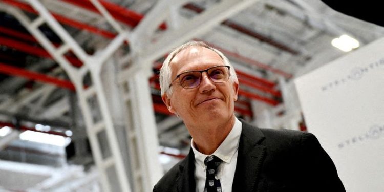 Stellantis CEO Tavares in Paris spotlight over US crisis