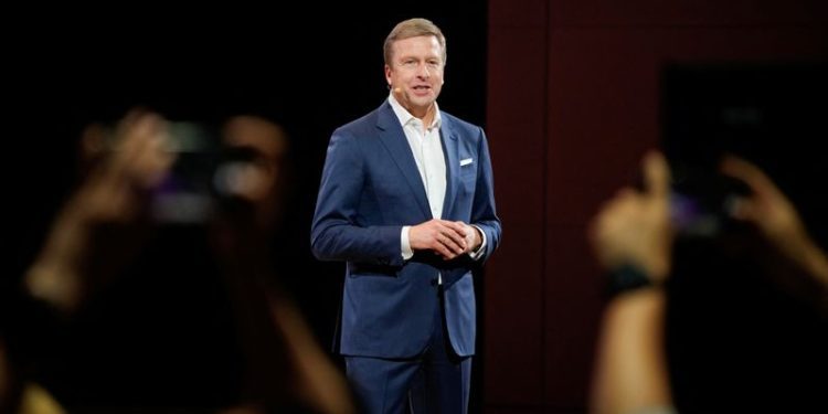 BMW CEO: Europe must cancel petrol engine ban to reduce reliance on China