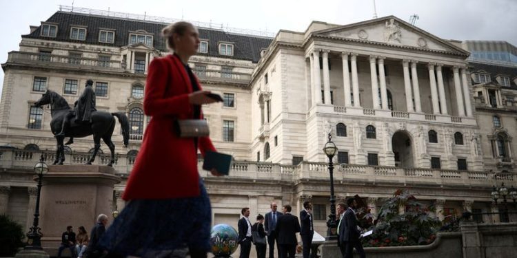 Number of female business leaders in Britain falls in 2024, report says