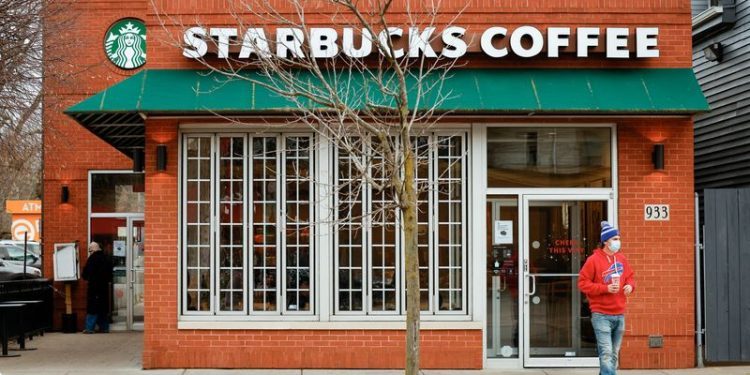 Starbucks baristas and customers have one message to new CEO: change!