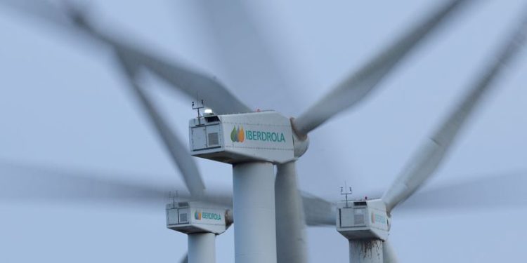 Iberdrola gives upbeat outlook as strategy pays off