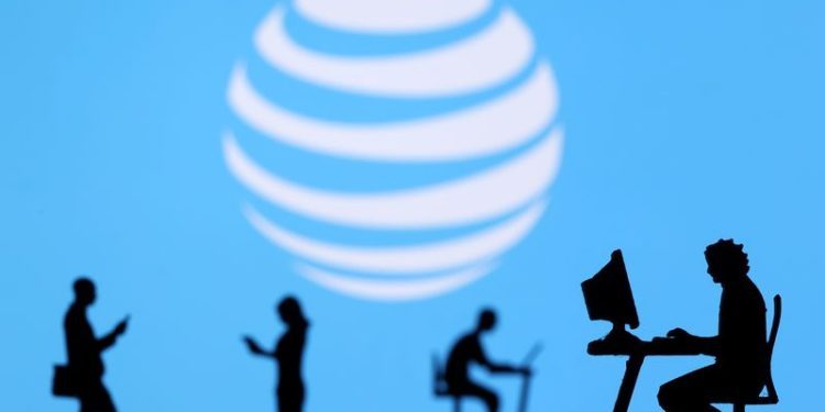 AT&T exceeds wireless subscriber estimates on demand for pricey unlimited plans