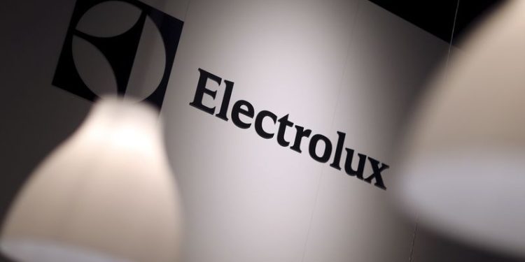 Electrolux Q3 profit lags expectations