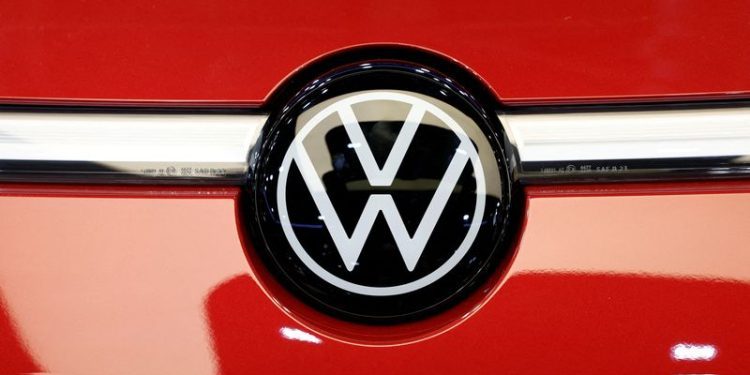 Volkswagen weighs wage cuts, bonus reductions in push to save 4 billion euros – Handelsblatt