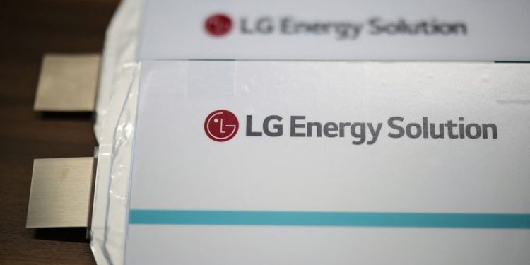 LG Energy Solution Q3 profit slumps but beats market forecasts