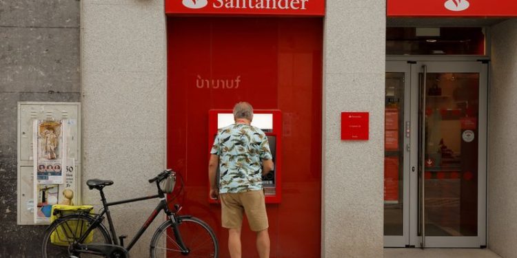 Santander books record quarterly profit on retail unit, delays UK results