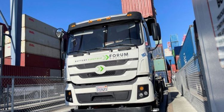 US nonprofit to spend $250 million on electric trucks to lease at California ports