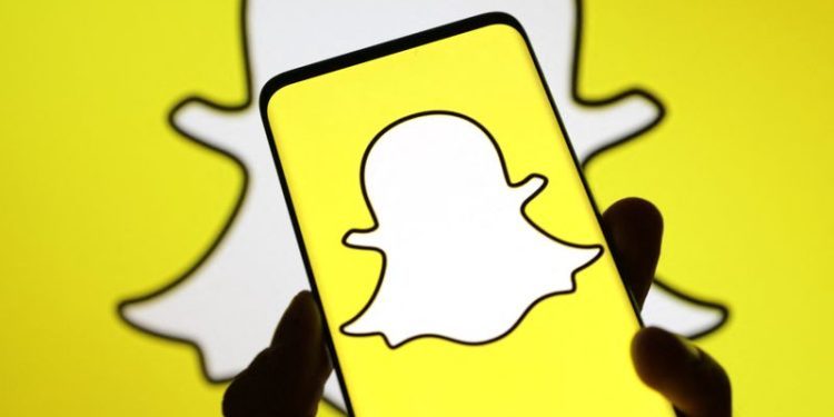 Snap beats revenue and user growth estimates, announces $500 million buyback