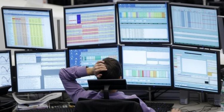 Truist Financial beats Q3 estimates, shares edge higher