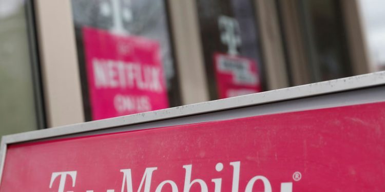 Deutsche Telecom shares up on plans to accelerate revenue and earnings growth