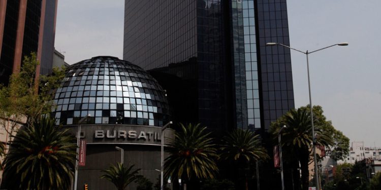 Mexico stocks lower at close of trade; S&P/BMV IPC down 1.08%