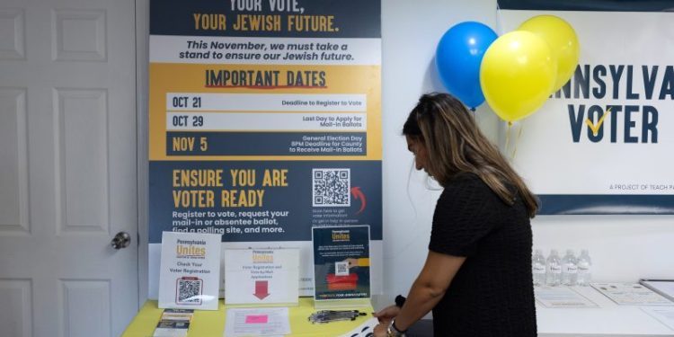 Harris and Trump vie for Jewish voters unsettled by Israel-Gaza conflict