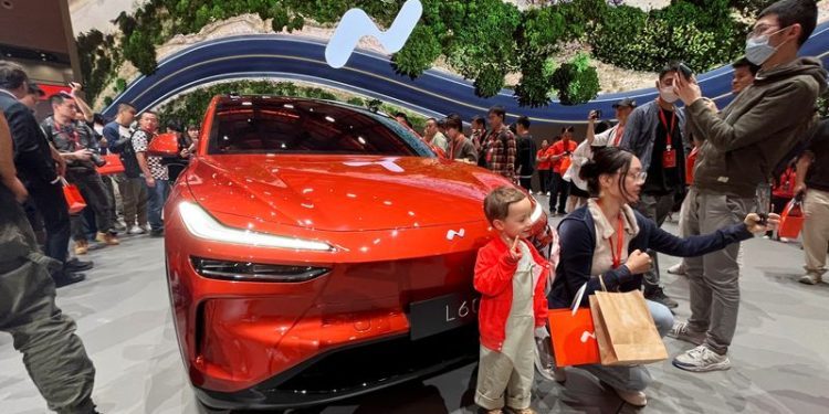 China’s Nio plans to sell its first hybrid car overseas only, sources say