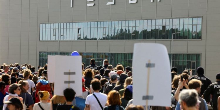 Tesla increases wages at German gigafactory by 4%