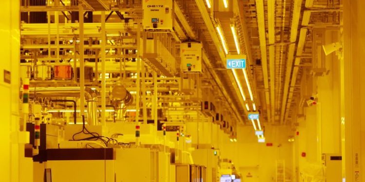 GlobalFoundries forecasts upbeat Q4 results on strong demand from smartphone makers