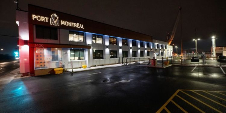 Canada moves to end disputes at ports of Vancouver and Montreal