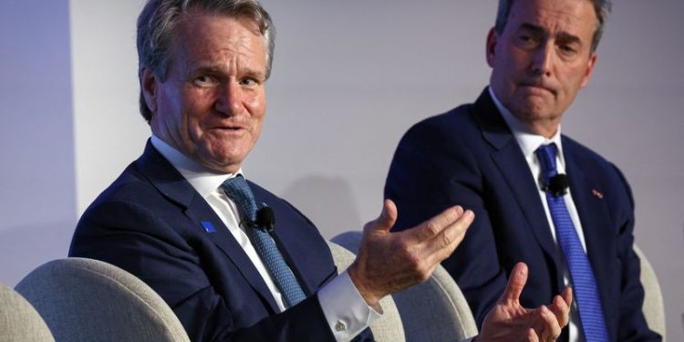 US Bank CEOs express confidence in deals, consumer finances