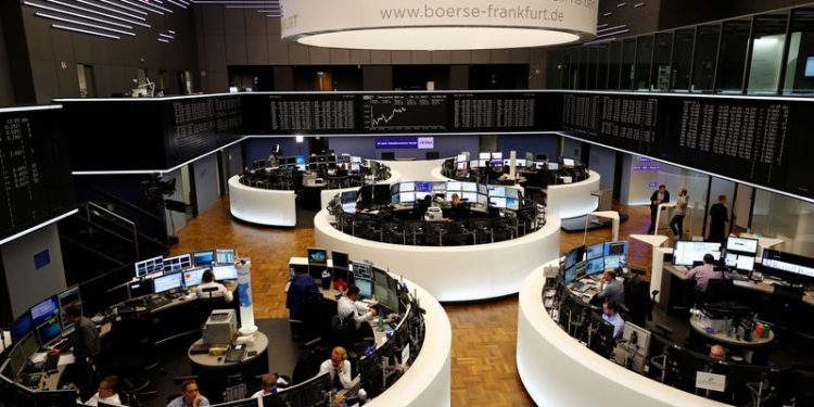 Europe’s STOXX 600 rises on boost from energy, tech stocks