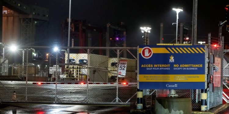 Canada’s labour board orders operations to resume at Montreal port