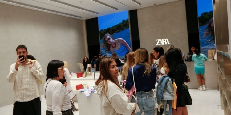 Exclusive-Inditex boosts fast fashion flights from India to avoid shipping delays