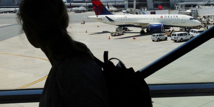 Delta Air eyes mid single-digit revenue growth in 2025 with premium travel in focus