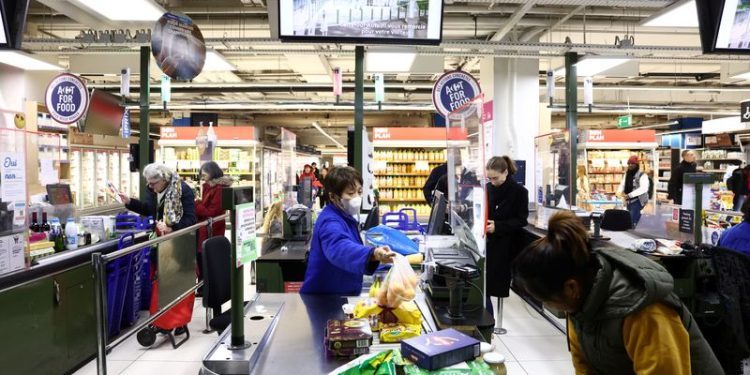 Brazil blasts Carrefour over vow to keep Mercosur meat off shelves