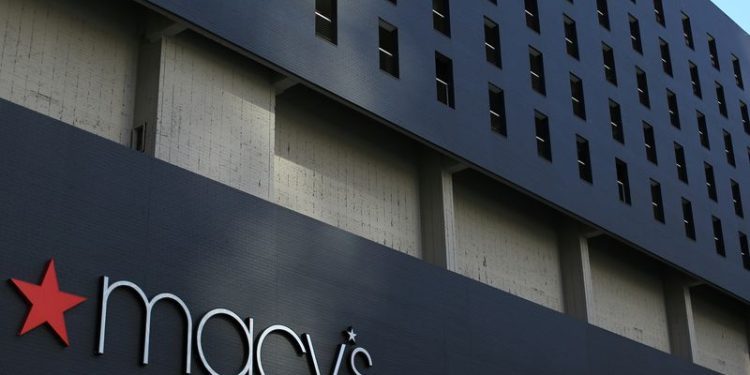 Macy’s delays Q3 report on accounting issue, expects weaker sales