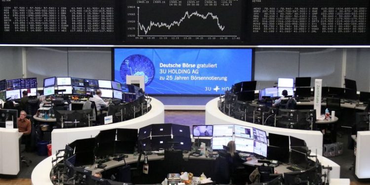 European shares slip amid Trump tariff woes, French lenders drop