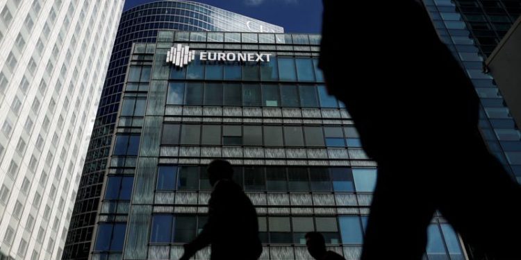 European shares rise on tech boost, inflation data in focus