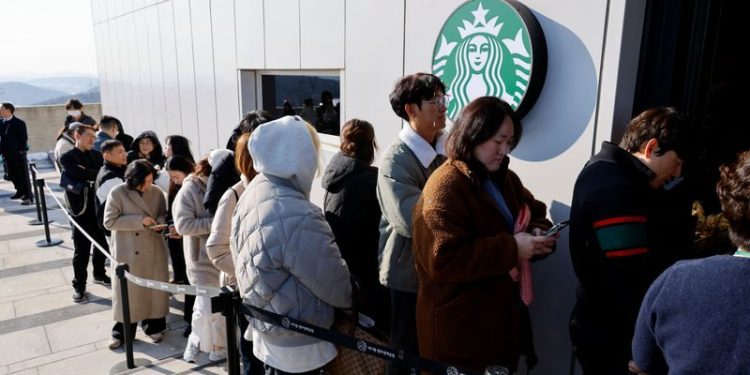 Starbucks serves South Koreans coffee and glimpse into the North