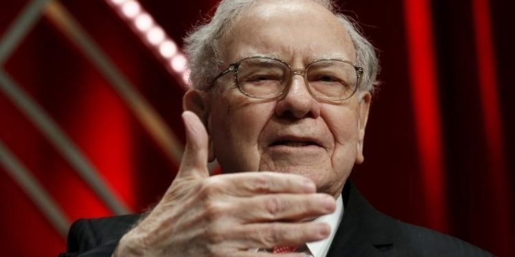Berkshire Hathaway sells 100 mln Apple shares