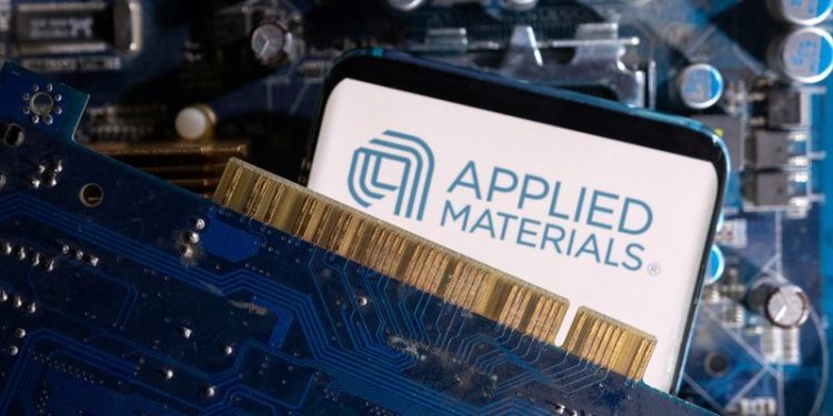 Applied Materials shares down on guidance miss, uncertainty around 2025
