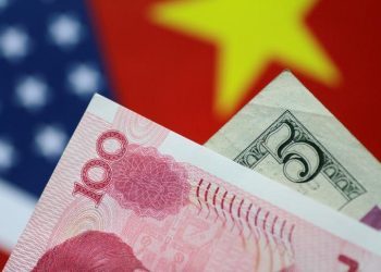 Asia FX edges lower with dollar near 3-wk high, China data underwhelms