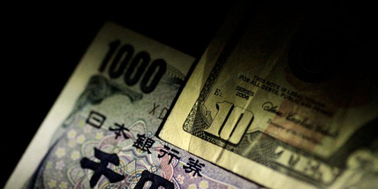 Asia FX fragile with dollar upbeat ahead of PCE data; yen hits 5-mth low