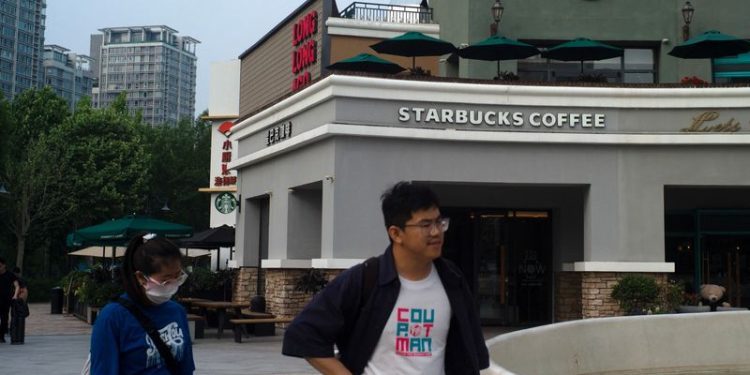 Starbucks appoints first China chief growth officer – media