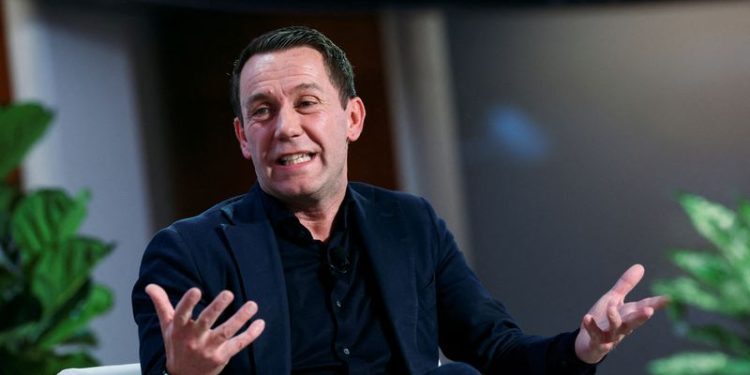 Maersk sees global container volumes rising as much as 7% in 2025, exec says