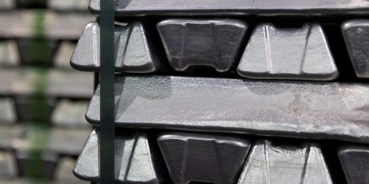 Some Japan buyers agree to 30% higher aluminium premiums for Q1, sources say