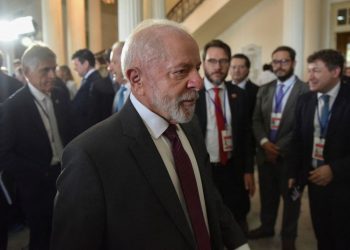 Brazil currency faces volatility as Lula criticises rates, central bank intervenes