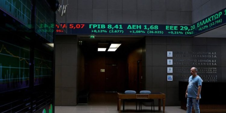 Greek stocks find love as turnaround efforts pay off