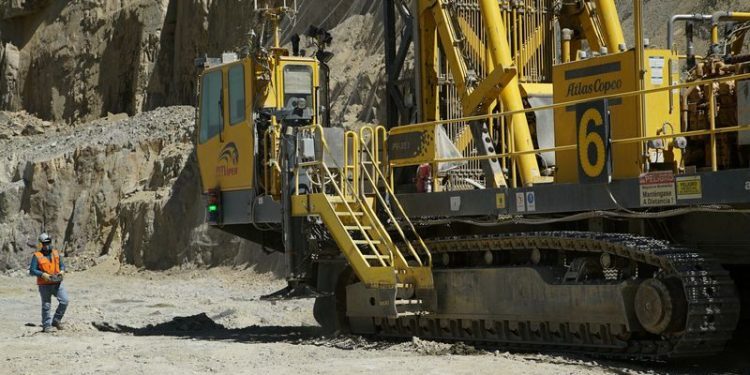 Chile files four environmental charges against Anglo American mine