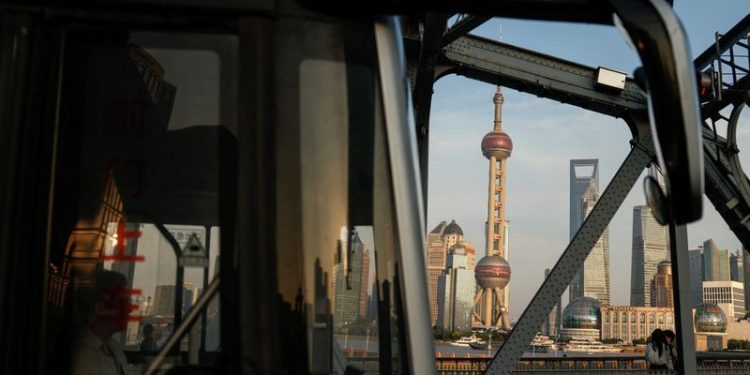 China extends license age limit for truck, bus drivers as population ages