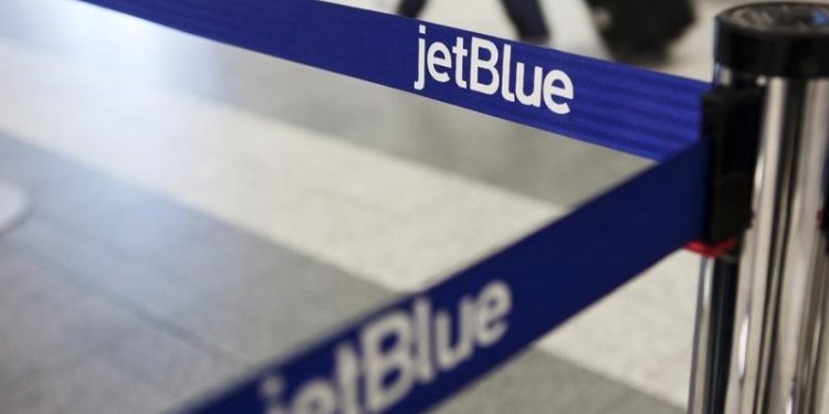 JetBlue CEO urges President-elect Trump to revamp air traffic control system