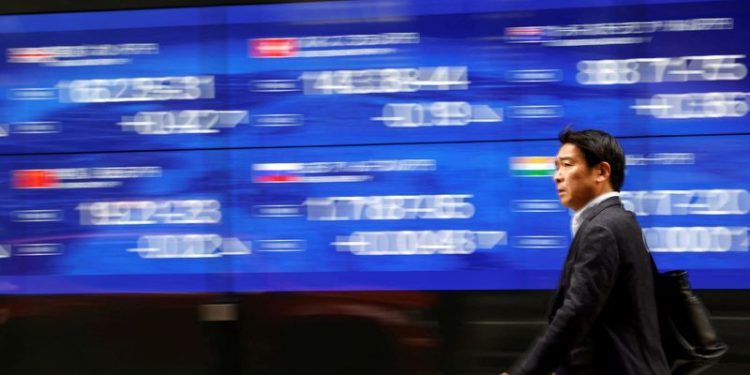 Asian stocks climb on Wall Street lead; yuan, euro sag