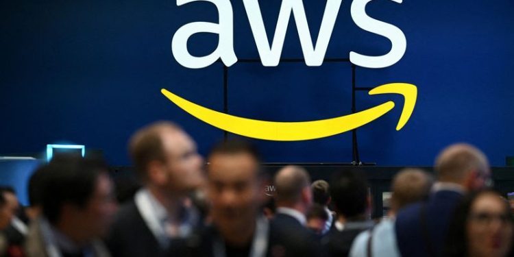 Amazon’s cloud service shows new AI servers, says Apple will use its chips