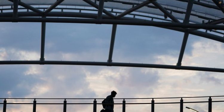 Senator blast airlines at oversight hearing over rising fees