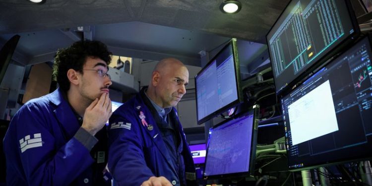 Indexes dip with UnitedHealth, tech, ahead of jobs report