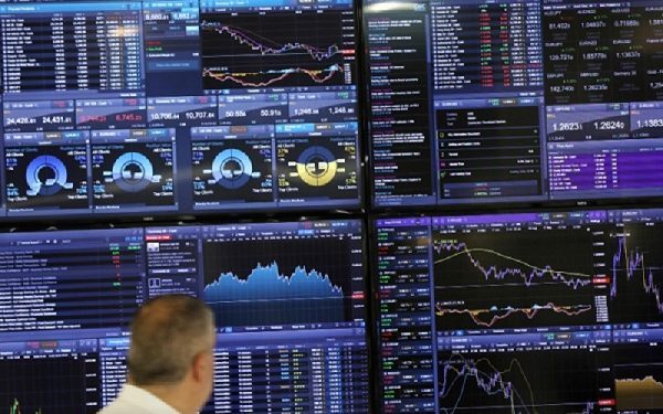 US stock futures inch lower after hawkish Fed rattles Wall St