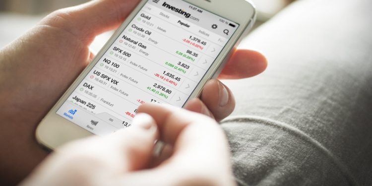 Swedish krona strengthens as Riksbank adopts cautious policy; Norwegian krone stable before rate decision