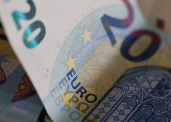 Euro mayfind brief relief from dollar if seasonal trends strike again: BofA